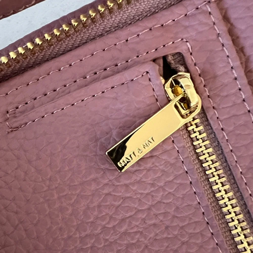 Matt & Nat MET Vegan Crossbody Wallet - Picture 10 of 10